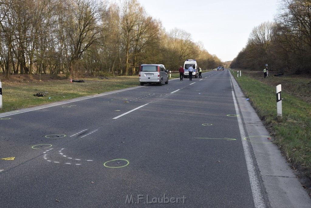 Schwerer VU Krad Fahrrad Koeln Porz Alte Koelnerstr P191.JPG - Miklos Laubert